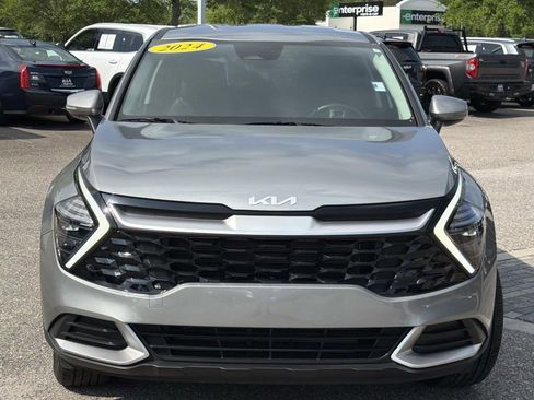 Used 2024 Kia Sportage EX FWD image 2
