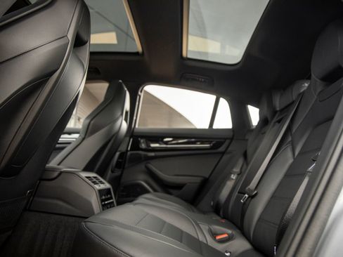 New 2026 Porsche Panamera 4 AWD/4WD image 36