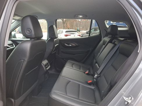 Used 2024 GMC Terrain SLT w/ Infotainment Package II image 10