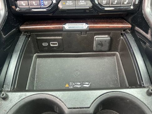 Used 2024 GMC Yukon Denali Ultimate AWD/4WD image 35