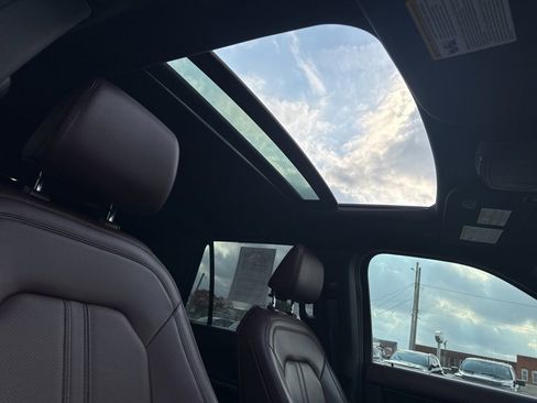 Used 2022 Ford Expedition Max Limited image 15