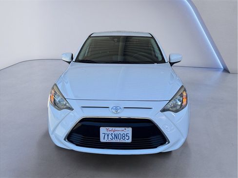 Used 2017 Toyota Yaris iA FWD image 2