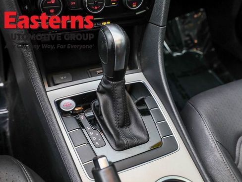 Used 2022 Volkswagen Passat 2.0T SE image 21