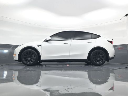 Used 2021 Tesla Model Y Long Range image 20