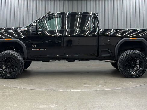 Used 2026 GMC Sierra 2500 AT4 AWD/4WD image 2