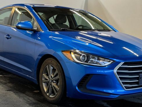 Used 2018 Hyundai Elantra SEL FWD image 3