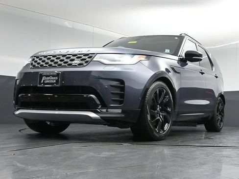 Used 2024 Land Rover Discovery Metropolitan Edition AWD/4WD image 40