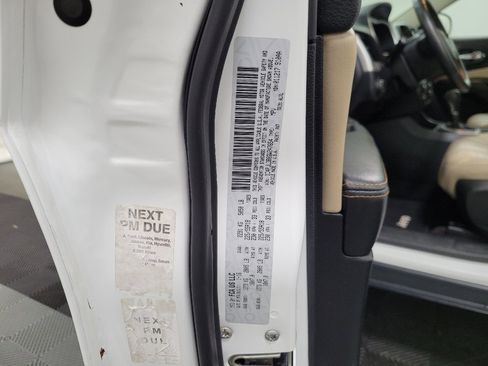 Used 2016 Jeep Cherokee Limited FWD image 33