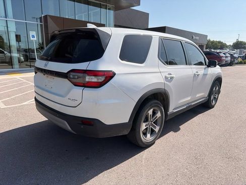 Used 2023 Honda Pilot EX-L image 5