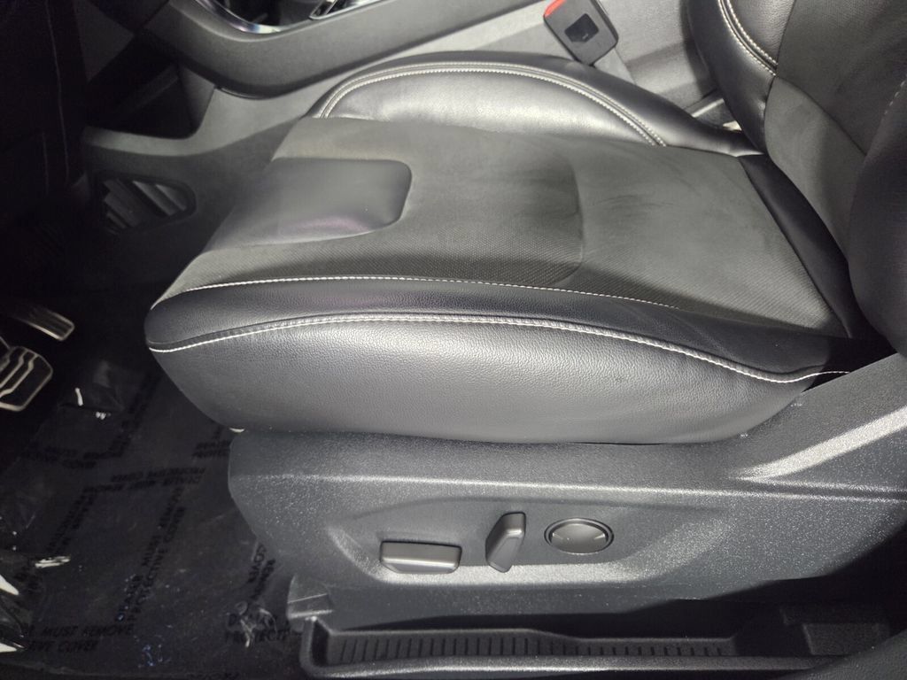 Used 2020 Ford Edge ST AWD/4WD image 10