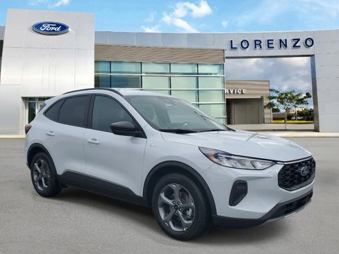 Used 2026 Ford Escape ST-Line w/ Tech Pack #1 FWD image 3