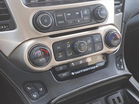 Used 2020 GMC Yukon XL Denali w/ Open Road Package image 10