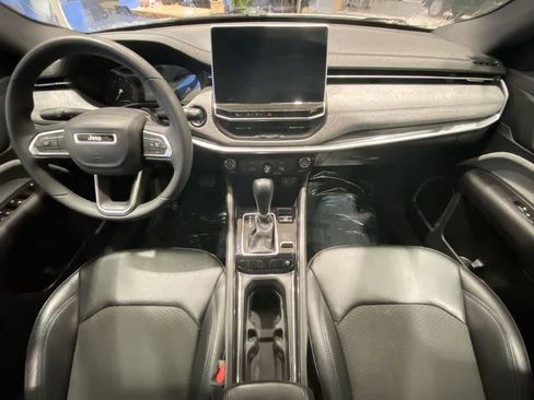 Used 2024 Jeep Compass Latitude image 23