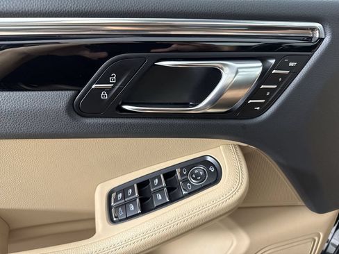 Certified 2024 Porsche Macan Turbo AWD/4WD image 33