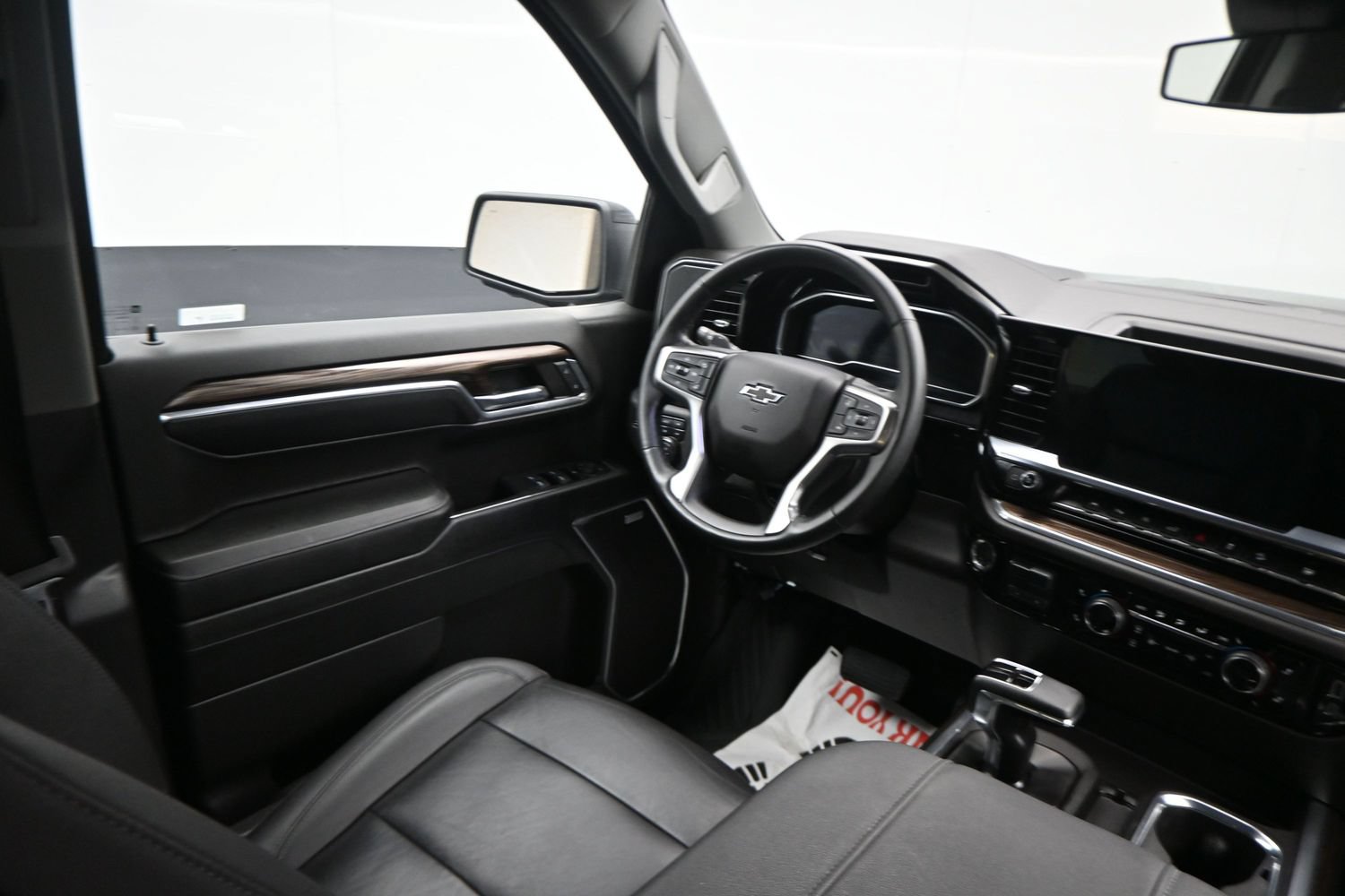 Used 2023 Chevrolet Silverado 1500 RST AWD/4WD image 15