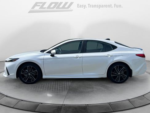 Used 2025 Toyota Camry XSE w/ Premium Plus Package image 5