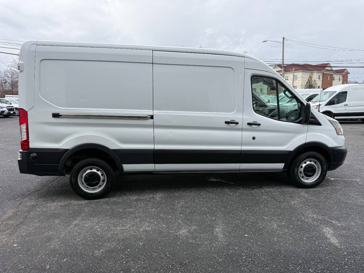 Used 2019 Ford Transit 250 148 Medium Roof RWD image 29
