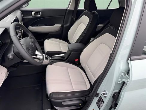 New 2026 Hyundai Venue SEL FWD image 7
