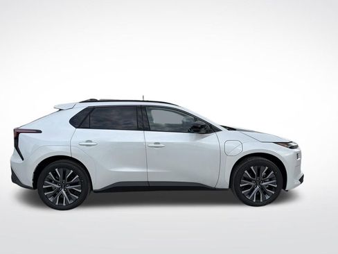 New 2026 Subaru Solterra AWD/4WD image 9