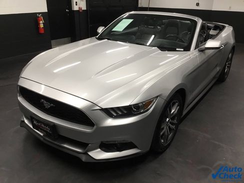 Used 2016 Ford Mustang Premium image 6