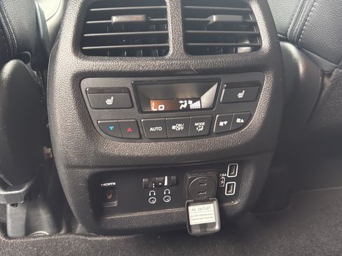 Used 2019 Honda Pilot Touring image 17