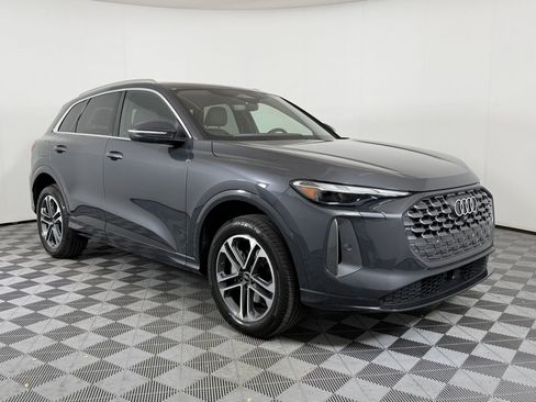 Certified 2025 Audi Q5 Premium w/ Convenience Package image 6