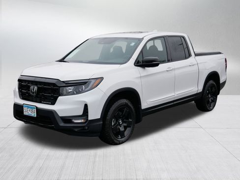 Certified 2025 Honda Ridgeline Black Edition image 3