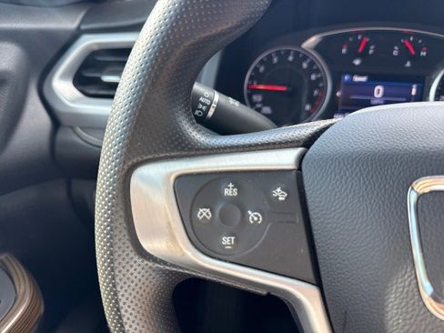 Used 2021 GMC Acadia SLE w/ Driver Convenience Package FWD image 31