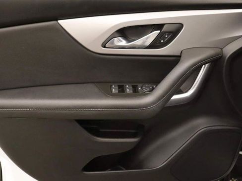 Used 2021 Chevrolet Blazer LT FWD image 8