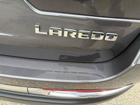 Used 2023 Jeep Grand Cherokee Laredo AWD/4WD image 10