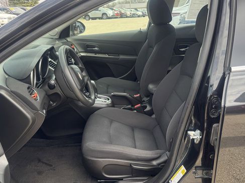 Used 2016 Chevrolet Cruze LT image 16
