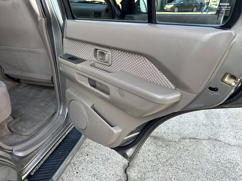 Used 2004 Nissan Pathfinder SE image 33