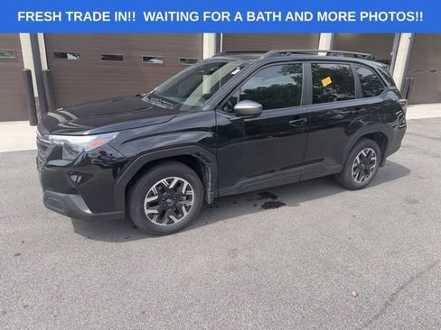 Used 2025 Subaru Forester Premium w/ Convenience Package #1 AWD/4WD image 2