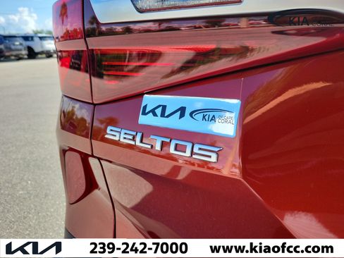 Certified 2022 Kia Seltos S FWD image 10