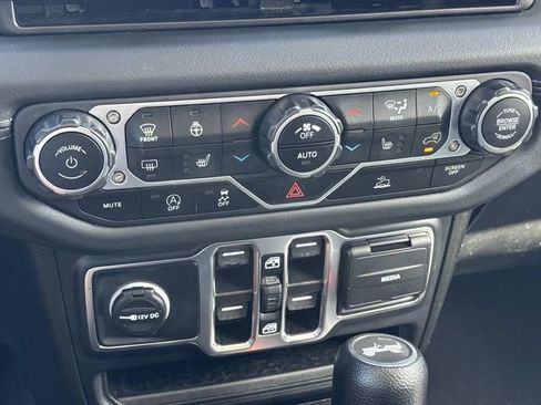 Used 2024 Jeep Wrangler Unlimited Sahara AWD/4WD image 42