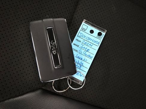 Used 2024 Jeep Grand Cherokee Altitude image 15