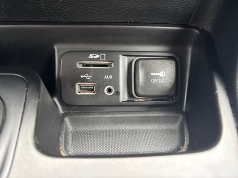 Used 2016 Jeep Cherokee Sport AWD/4WD image 31