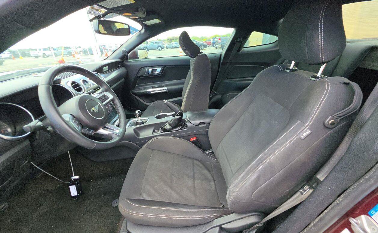 Used 2018 Ford Mustang GT w/ GT Performance Package RWD image 3