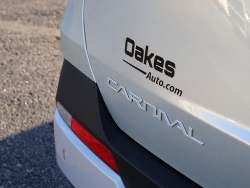 New 2026 Kia Carnival EX image 9