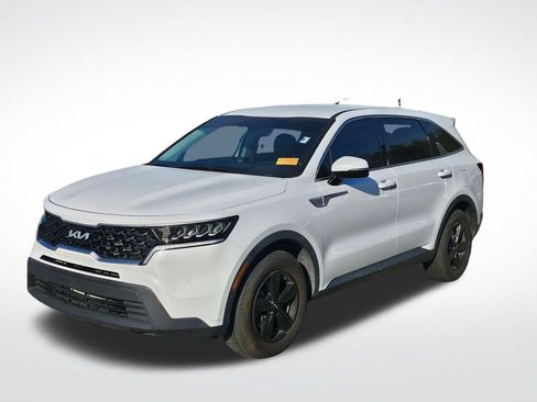 Used 2022 Kia Sorento LX image 2