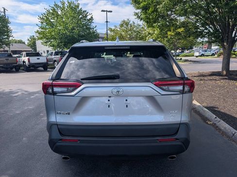 Used 2019 Toyota RAV4 XLE Premium AWD/4WD image 6