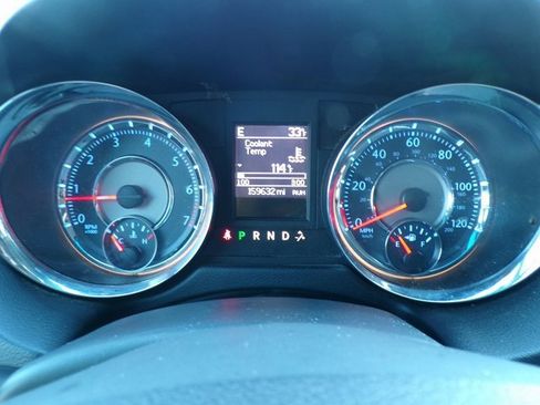 Used 2014 Chrysler Town & Country Touring image 18