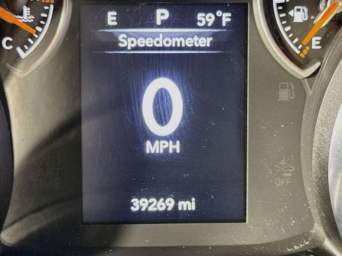 Used 2022 Jeep Wrangler Unlimited Sport AWD/4WD image 25