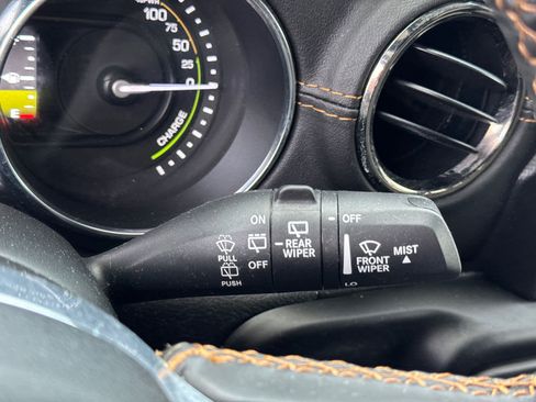 Used 2023 Jeep Wrangler Unlimited Sahara image 17