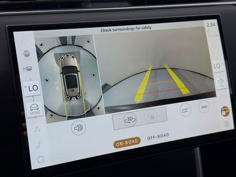 New 2026 Land Rover Range Rover SE image 17