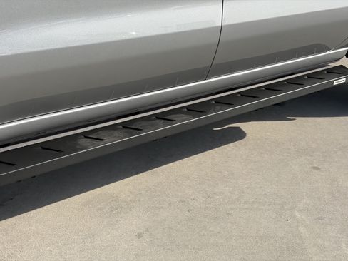 Used 2023 Chevrolet Silverado 1500 Custom RWD image 9