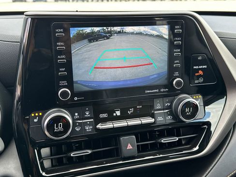 Used 2022 Toyota Highlander Bronze Edition image 38