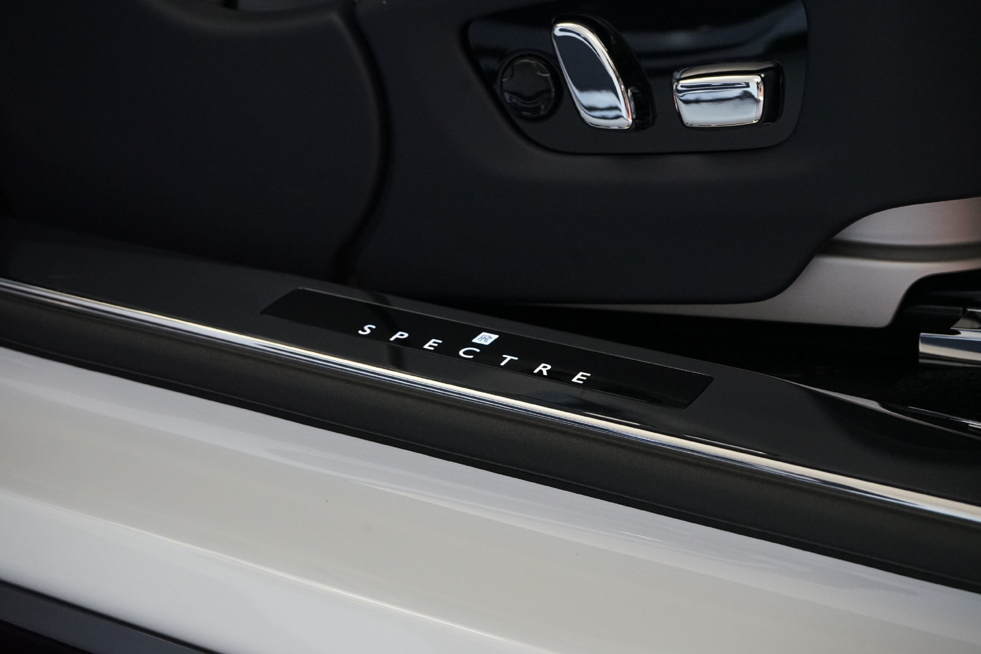 Used 2024 Rolls-Royce Spectre w/ Spectre Launch Package AWD/4WD image 33