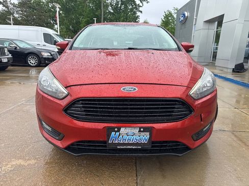 Used 2018 Ford Focus SE w/ SE Appearance Package FWD image 30