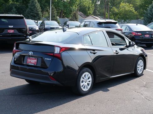 Used 2021 Toyota Prius LE FWD image 7